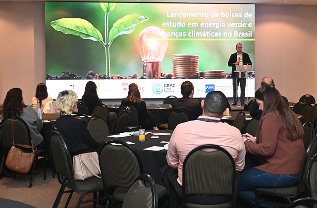 green-banking-4-640-440